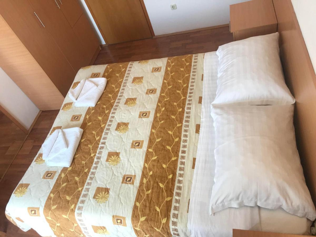 Cosy Sun-Splashed Bedroom - Pansion Hajduk Korčula Exteriör bild
