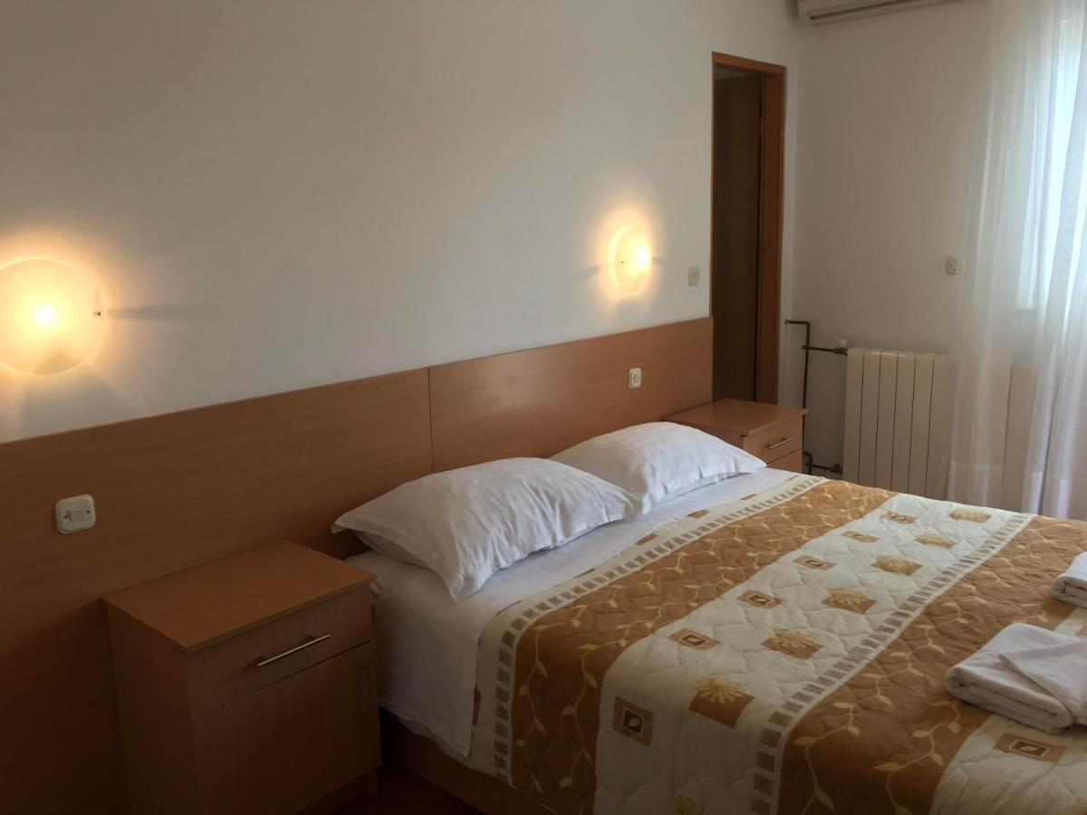 Cosy Sun-Splashed Bedroom - Pansion Hajduk Korčula Exteriör bild